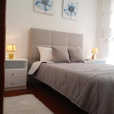 Inviting 2-bed In * Nazaré