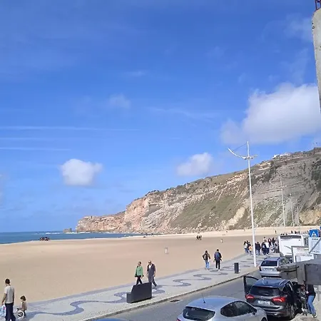 Apartamento Inviting 2-bed In Nazaré
