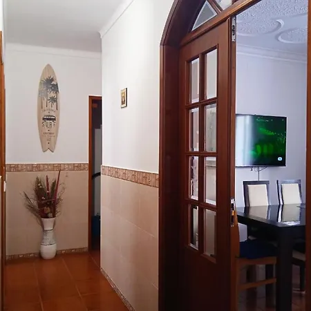 Apartamento Inviting 2-bed In Nazaré